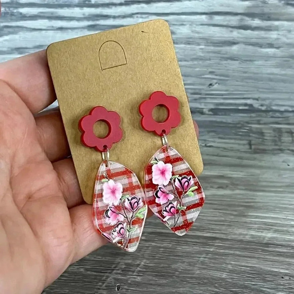 Acrylic Flatback Red Floral Dangle Earrings - Picture 4 of 8